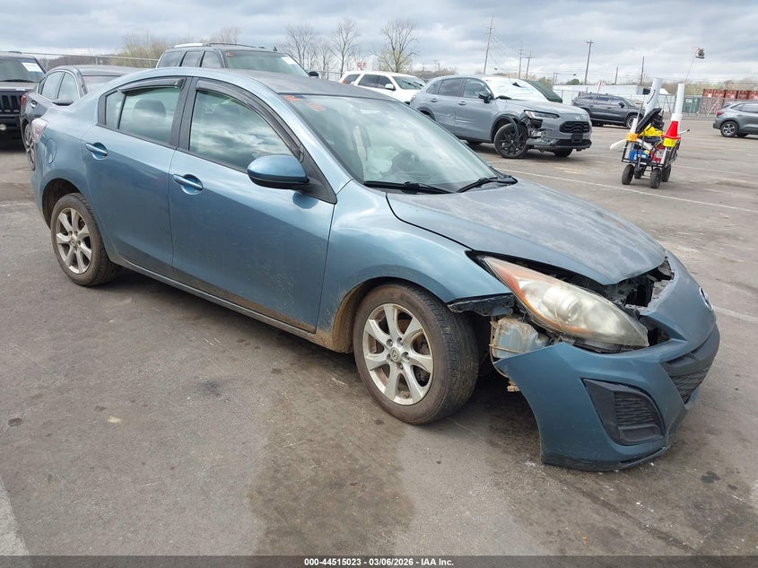 JM1BL1VG3B1375261 MAZDA MAZDA3 Photo 1