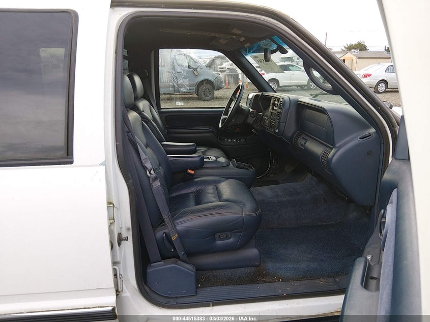 1999 Chevrolet Suburban 1500 Lt