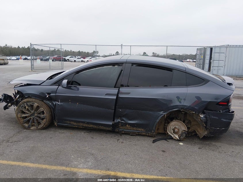 2022 Tesla Model X Plaid Tri Motor All-Wheel Drive VIN: 7SAXCBE63NF334002 Lot: 44515464