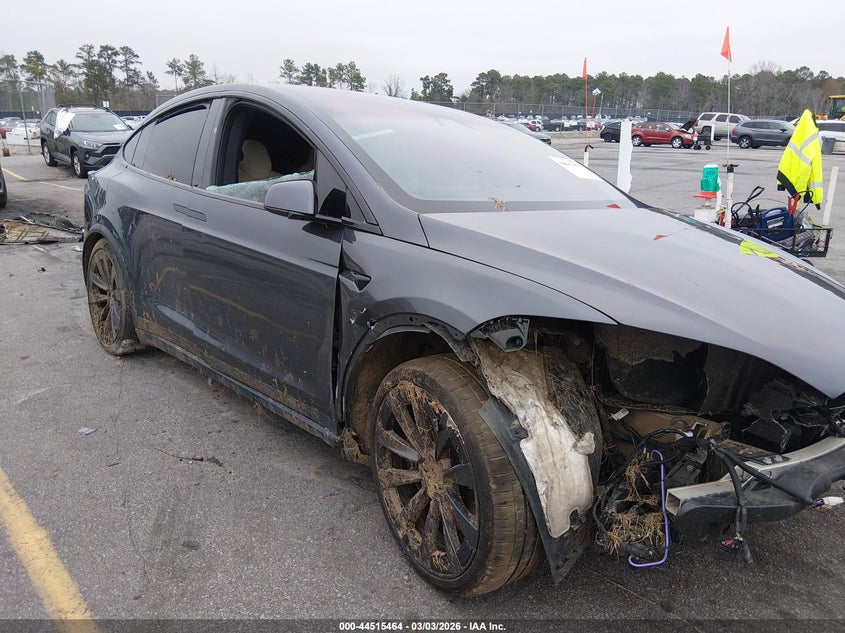 2022 Tesla Model X Plaid Tri Motor All-Wheel Drive VIN: 7SAXCBE63NF334002 Lot: 44515464
