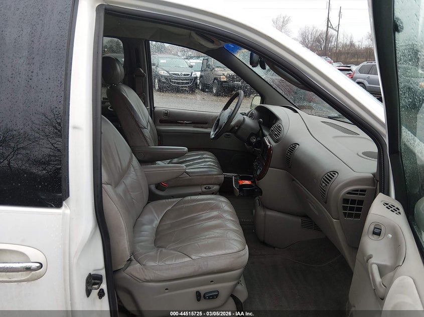 2000 Chrysler Town & Country Limited