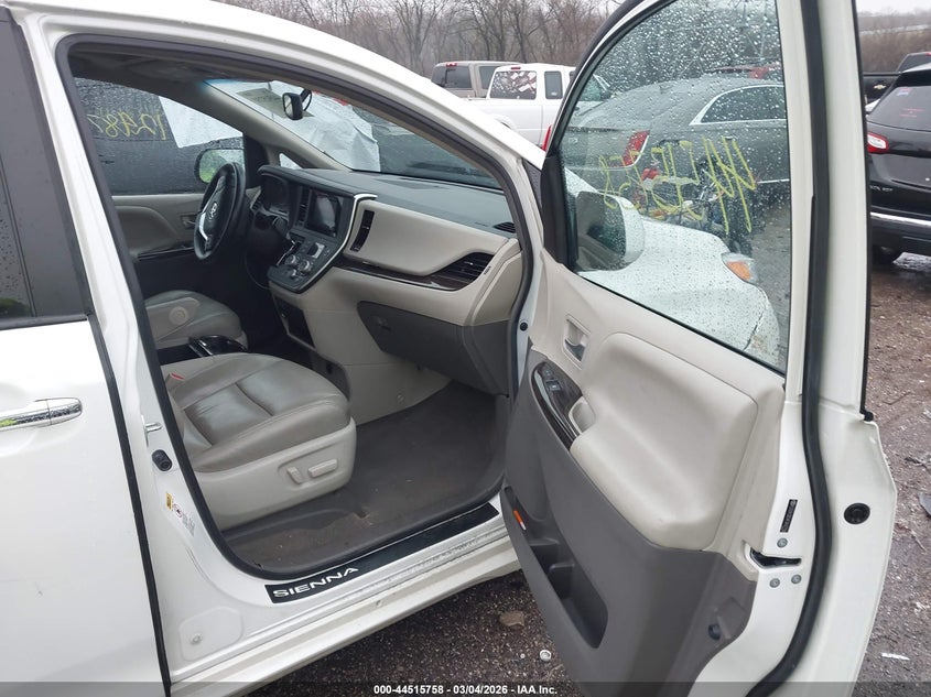 2015 Toyota Sienna Xle 8 Passenger