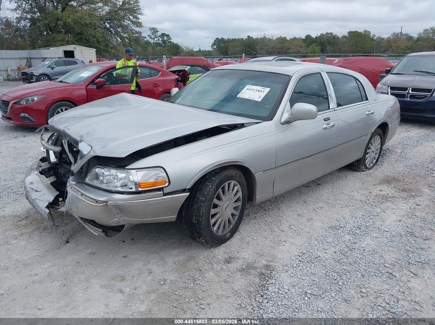 2004 Lincoln Town Car Ultimate
