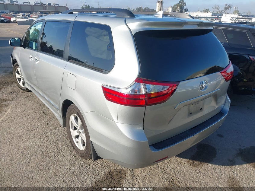 2019 Toyota Sienna Le 8 Passenger