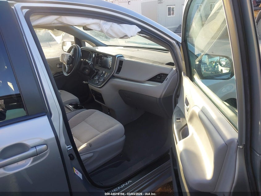 2019 Toyota Sienna Le 8 Passenger