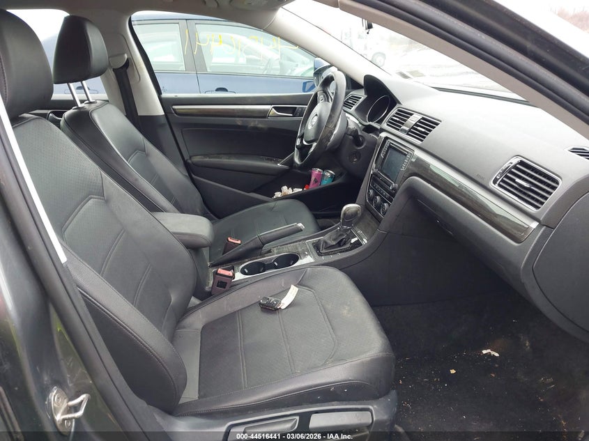 2018 Volkswagen Passat 2.0T Se