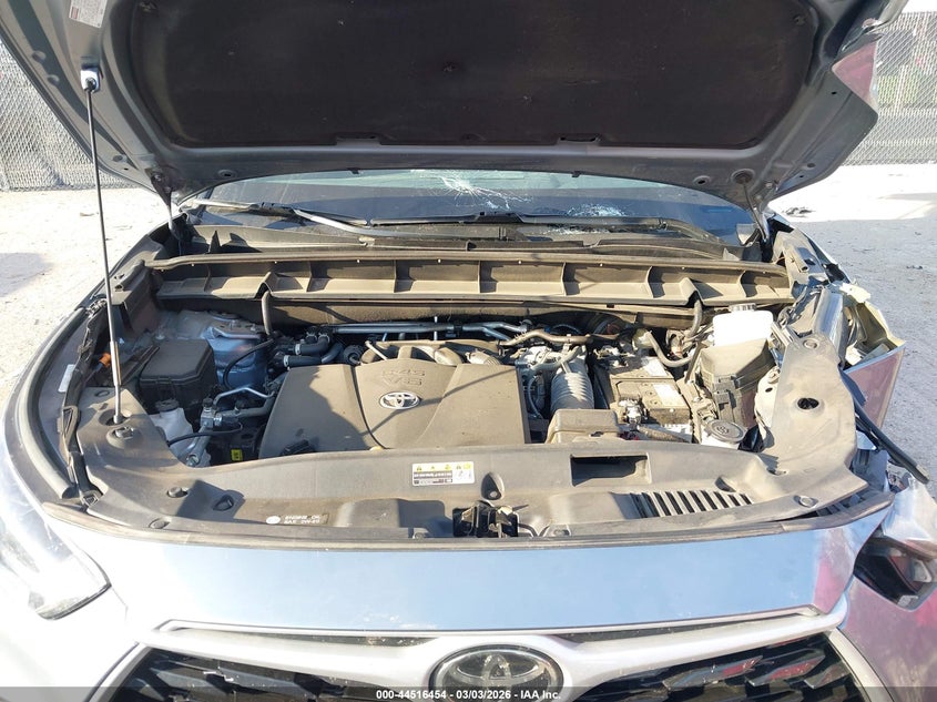 2022 Toyota Highlander Xle VIN: 5TDHZRAH3NS138167 Lot: 44516454