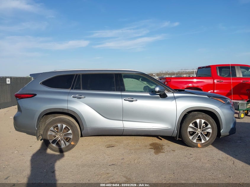 2022 Toyota Highlander Xle VIN: 5TDHZRAH3NS138167 Lot: 44516454