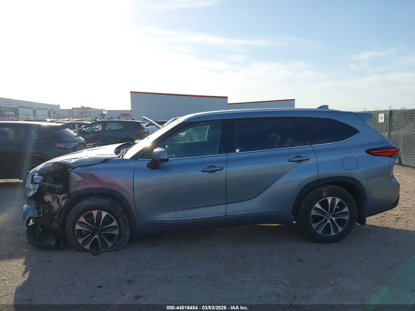 2022 Toyota Highlander Xle VIN: 5TDHZRAH3NS138167 Lot: 44516454