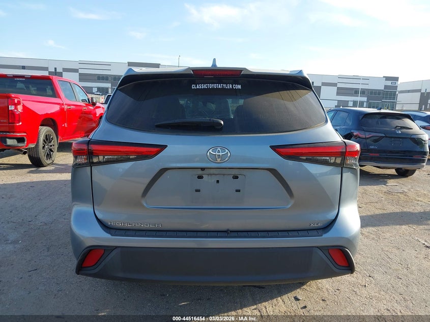 2022 Toyota Highlander Xle VIN: 5TDHZRAH3NS138167 Lot: 44516454