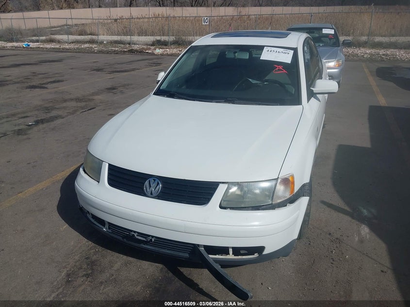 2000 Volkswagen Passat Gls VIN: WVWMA23B1YP305744 Lot: 44516509