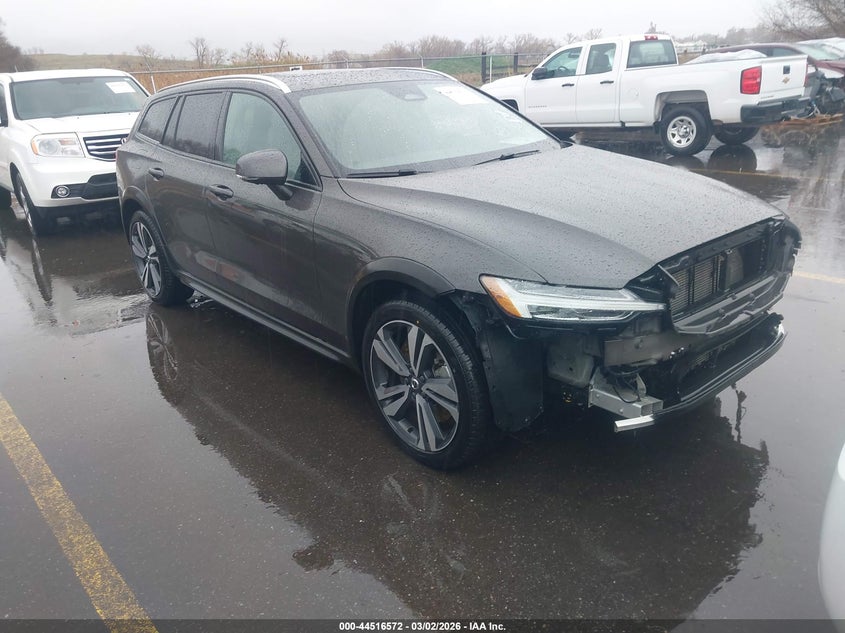 2025 VOLVO V60 CROSS COUNTRY