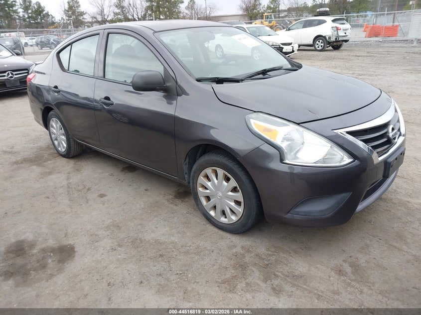 2015 Nissan Versa 1.6 S+