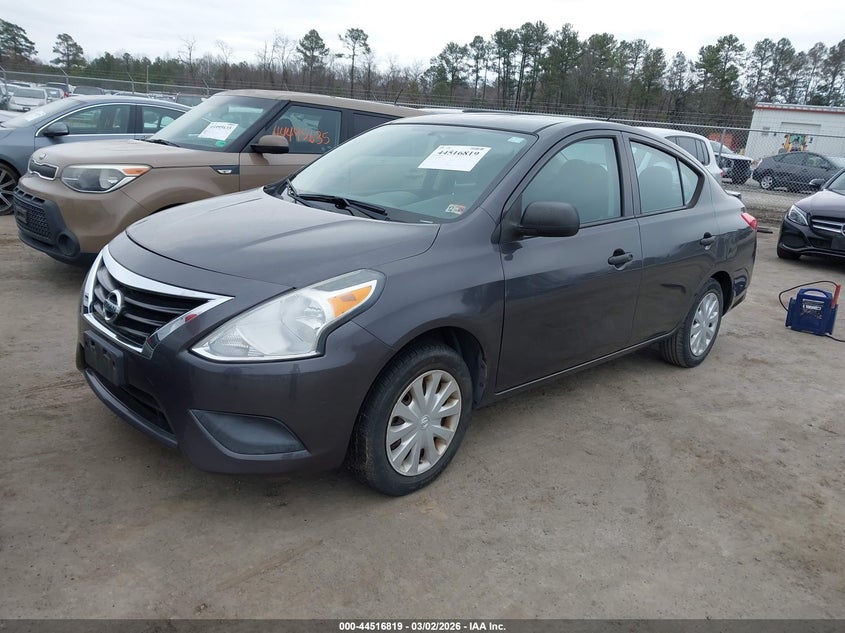 2015 Nissan Versa 1.6 S+
