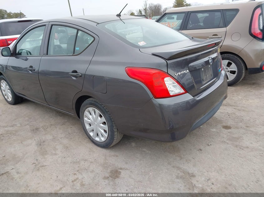2015 Nissan Versa 1.6 S+