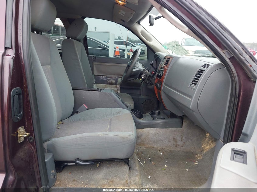 2005 Dodge Dakota Slt