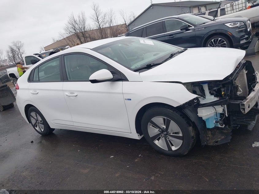 VIN KMHC65LC6LU215812 2020 HYUNDAI IONIQ HYBRID BLUE