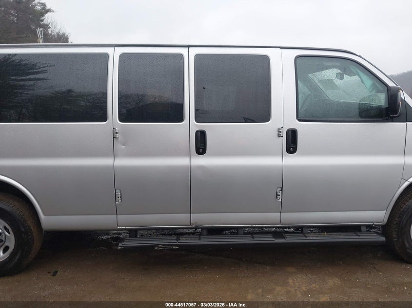 2022 GMC Savana Passenger Rwd 3500 Extended Wheelbase Lt VIN: 1GJZ7PFPXN1204802 Lot: 44517057