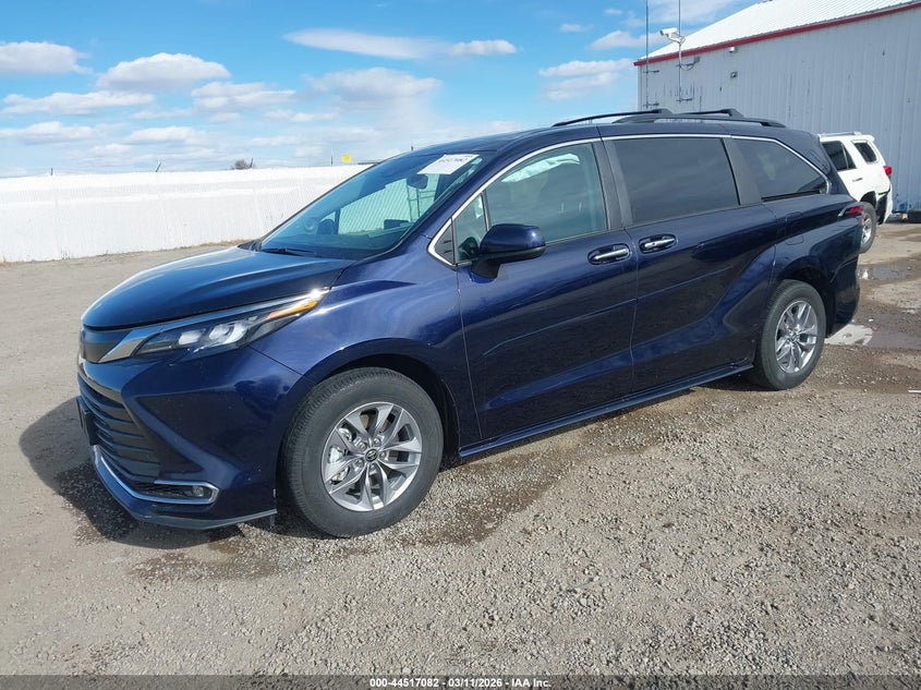 2024 Toyota Sienna Xle