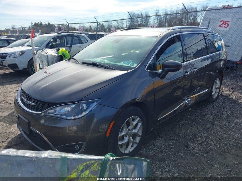 2020 Chrysler Pacifica Touring L Plus