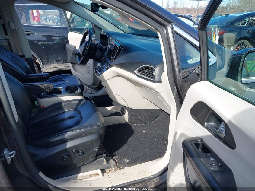 2020 Chrysler Pacifica Touring L Plus