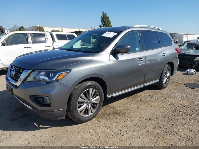 2019 Nissan Pathfinder Sv