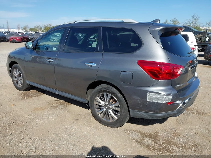 2019 Nissan Pathfinder Sv