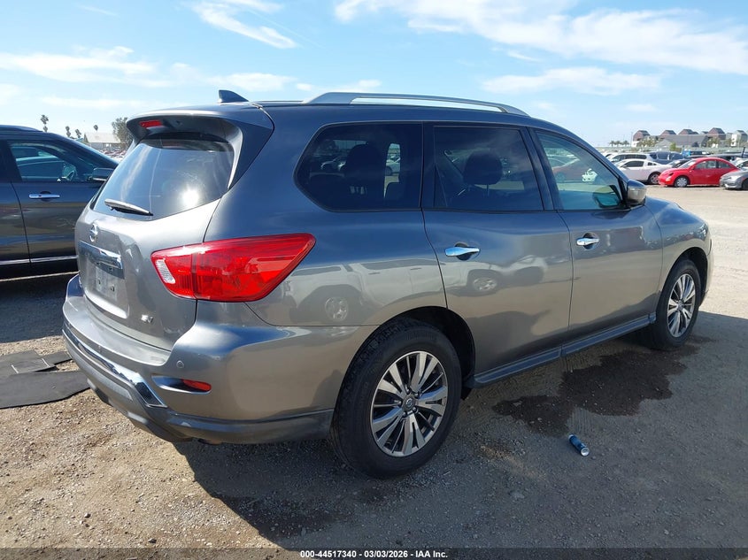 2019 Nissan Pathfinder Sv