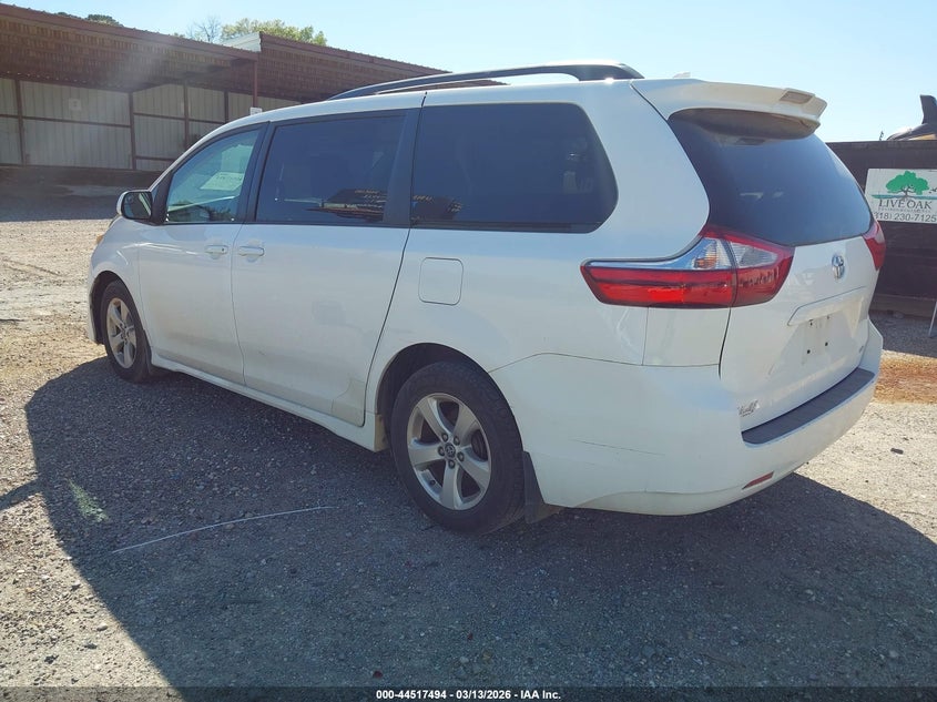 2018 Toyota Sienna Le 8 Passenger