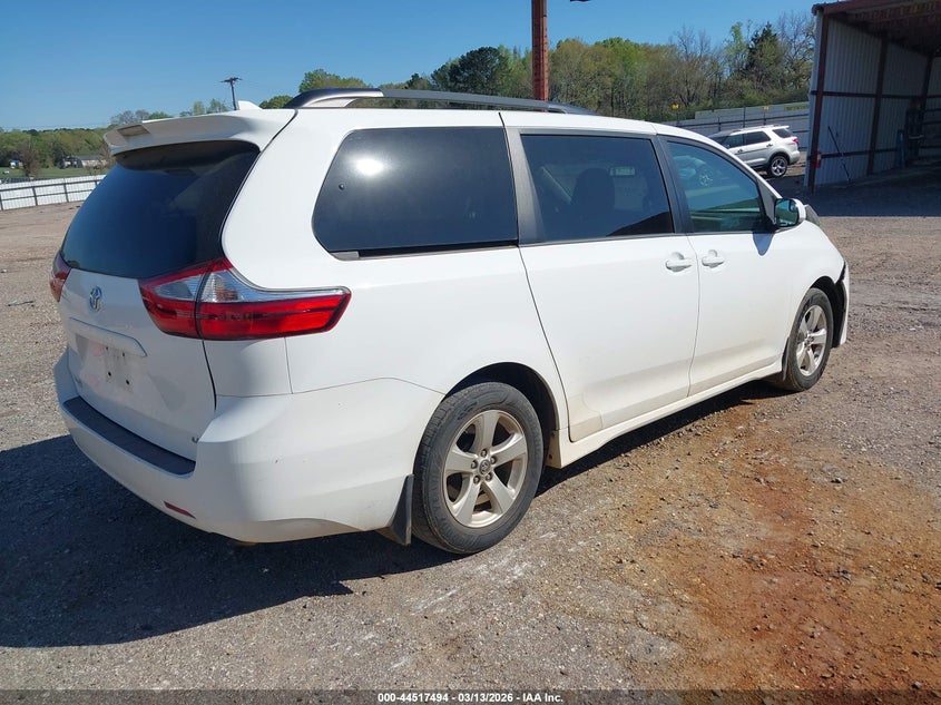 2018 Toyota Sienna Le 8 Passenger