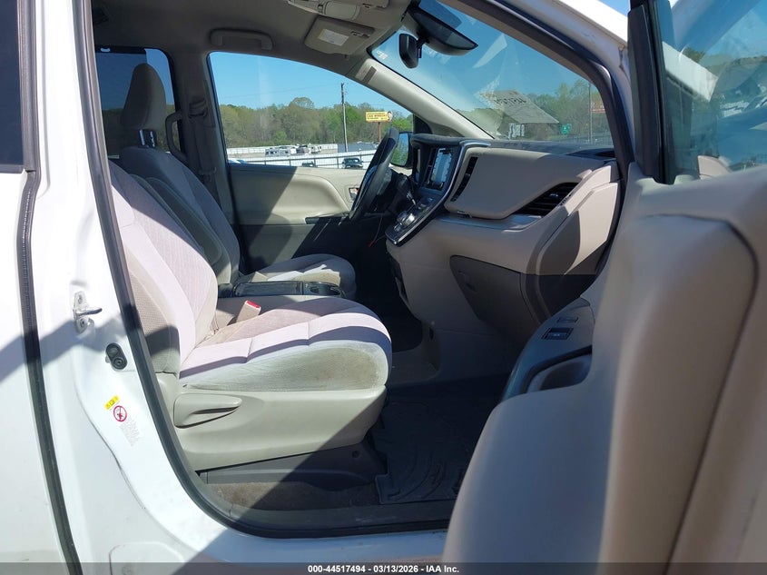 2018 Toyota Sienna Le 8 Passenger