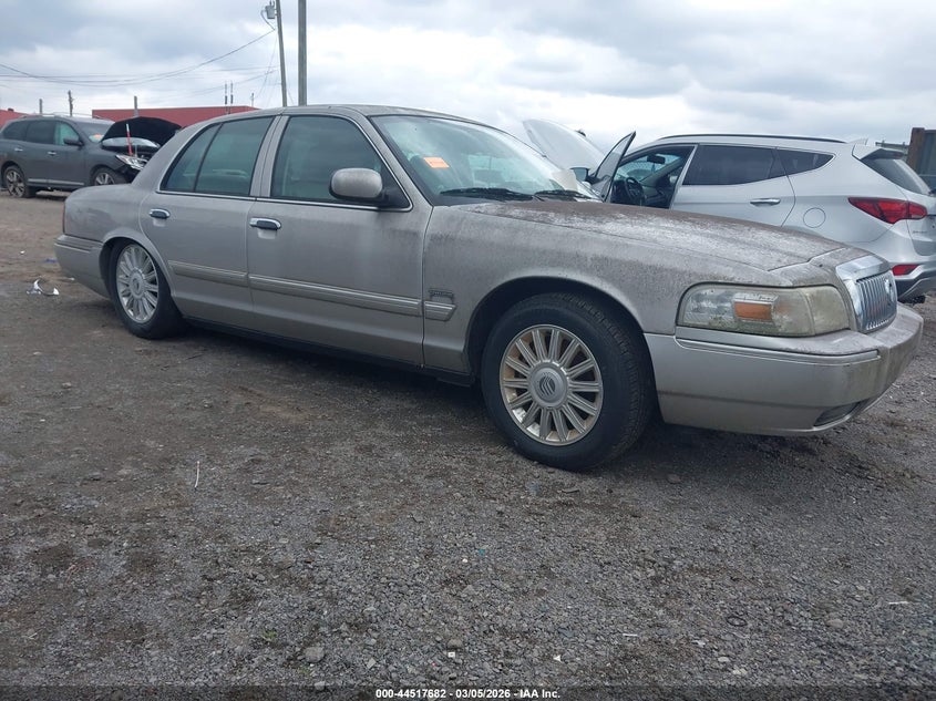 2MEHM75V99X611405 MERCURY GRAND MARQUIS Photo 1