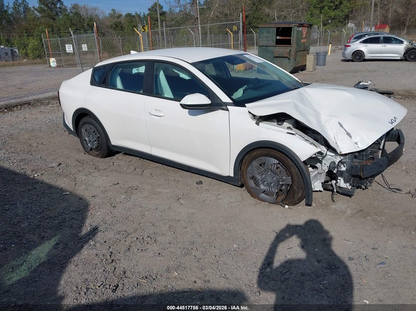 Vin: 3kpft4de7se014180, lot: 45014517, kia k4 lx 2025 img_1