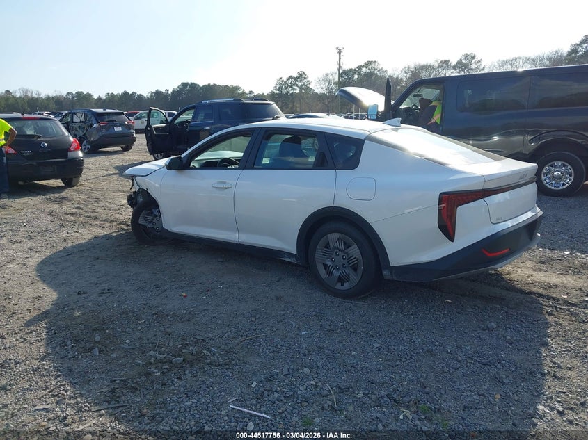 Vin: 3kpft4de7se014180, lot: 45014517, kia k4 lx 20253