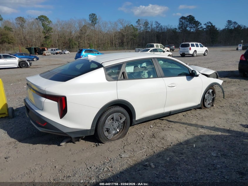 Vin: 3kpft4de7se014180, lot: 45014517, kia k4 lx 20254