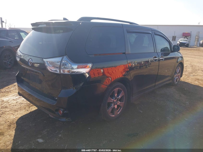 2018 Toyota Sienna Se Premium 8 Passenger