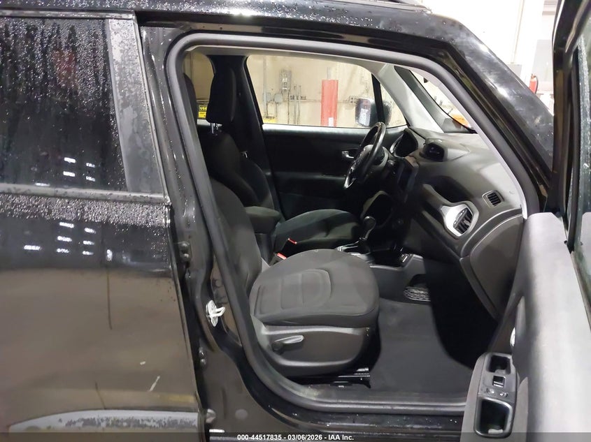 2019 JEEP RENEGADE auction photo 5