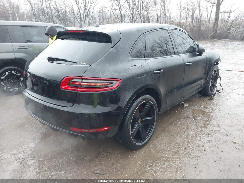 2015 Porsche Macan Turbo