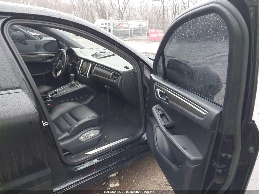 2015 Porsche Macan Turbo