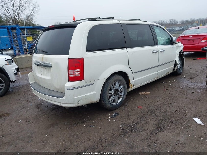 2010 Chrysler Town & Country Limited