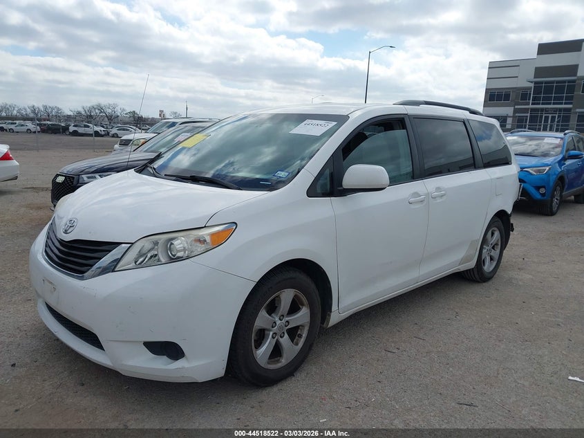 2011 Toyota Sienna Le V6