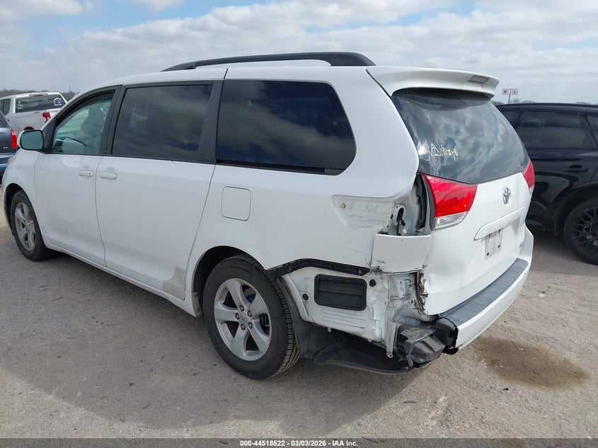 2011 Toyota Sienna Le V6