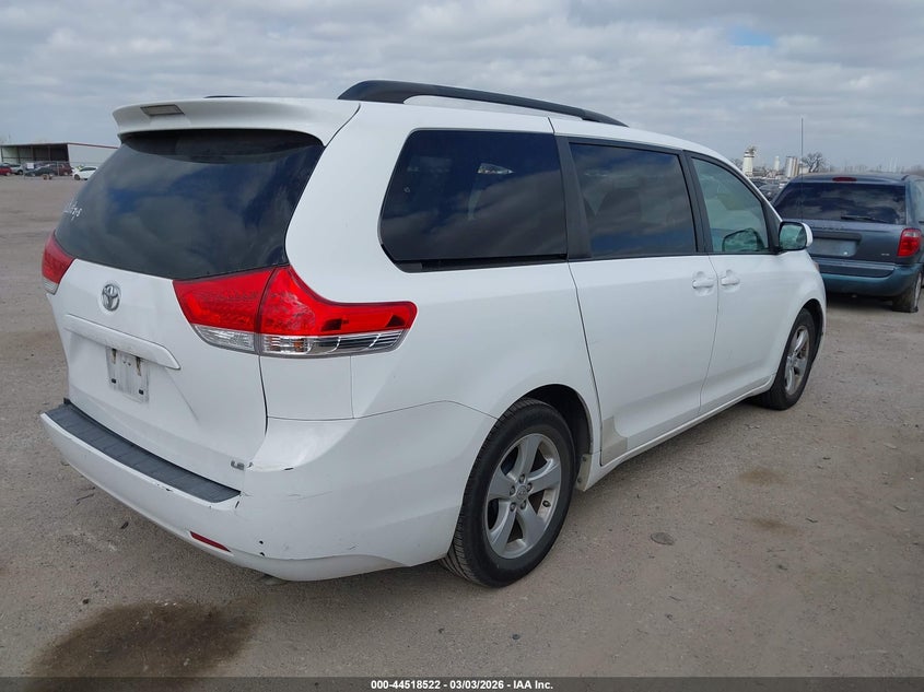2011 Toyota Sienna Le V6
