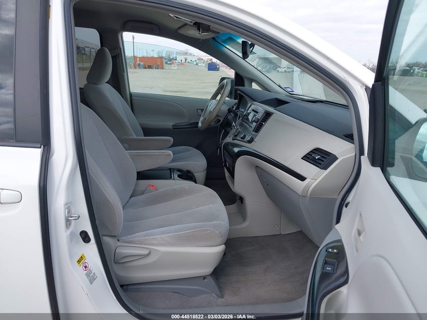 2011 Toyota Sienna Le V6