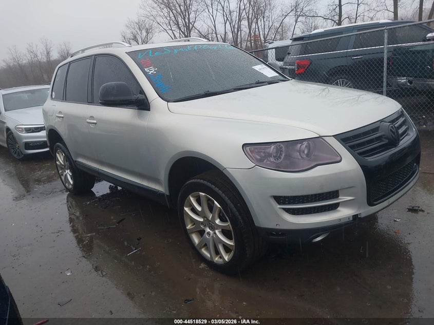 WVGFK7A95AD002312 VOLKSWAGEN TOUAREG Photo 1