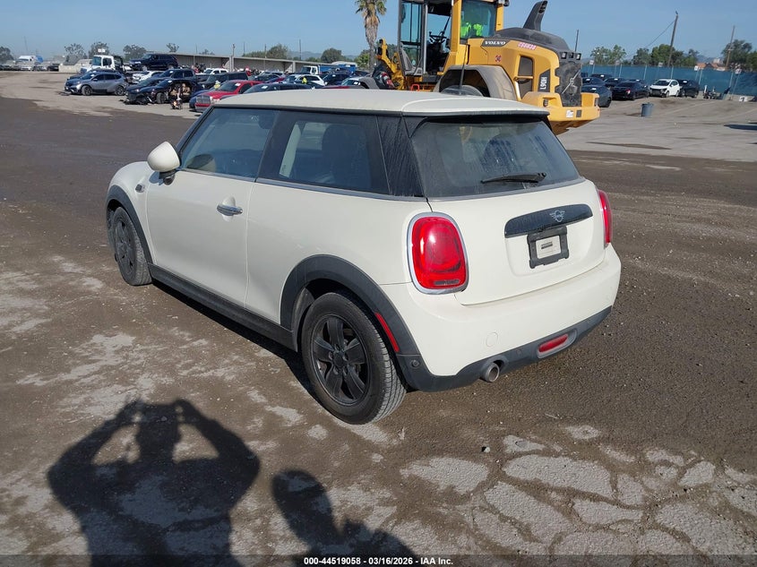 Vin: wmwxr3c09l2m62077, lot: 45015819, mini hardtop cooper 20203