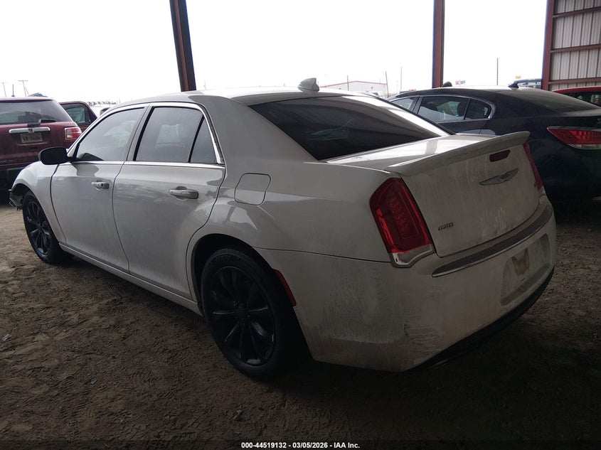 2016 Chrysler 300 Limited