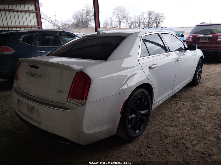 2016 Chrysler 300 Limited