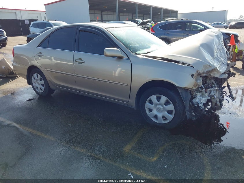 2004 Toyota Camry Le
