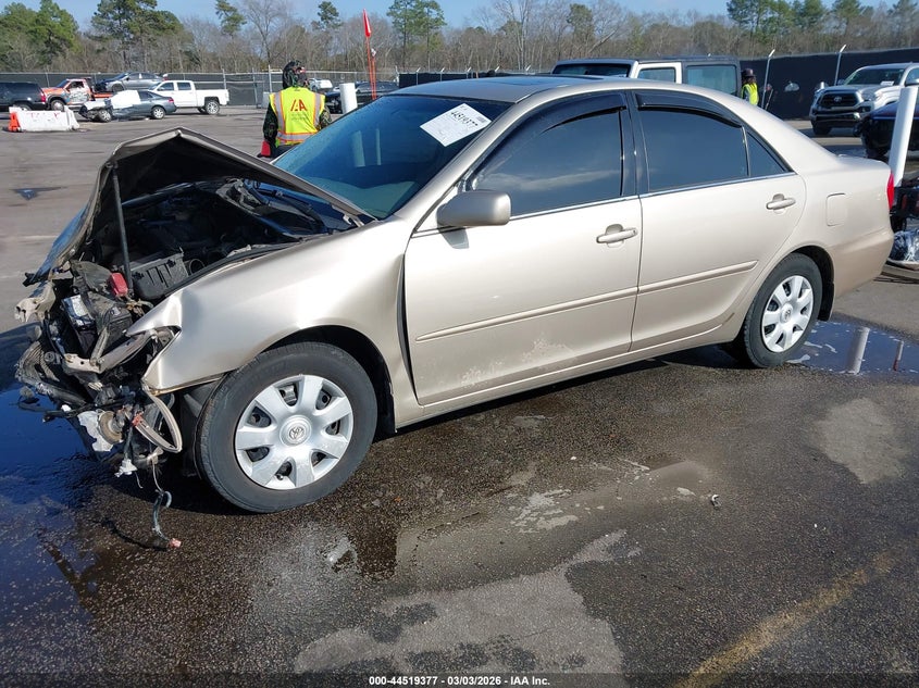 2004 Toyota Camry Le